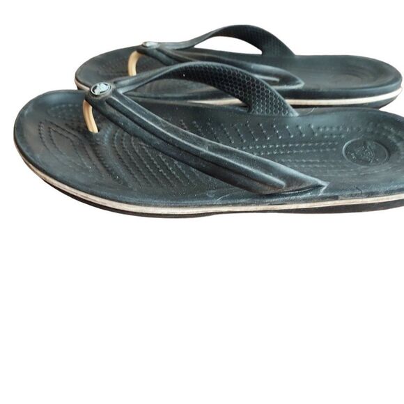 Crocs Black flip-flops size 6  9 1/2 inches from toe to heel VGC - Picture 6 of 8